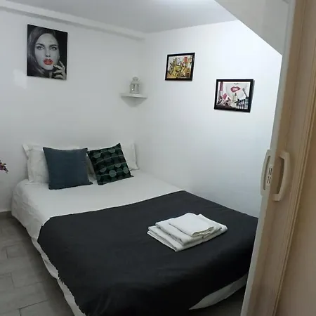 Martim Moniz Low Cost * Лиссабон
