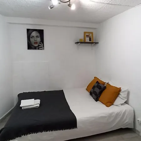 Martim Moniz Low Cost * Лиссабон